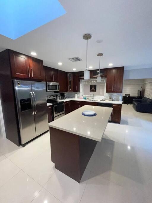 Modern Miami Oversized 3 Bedroom In Central Location Eksteriør bilde