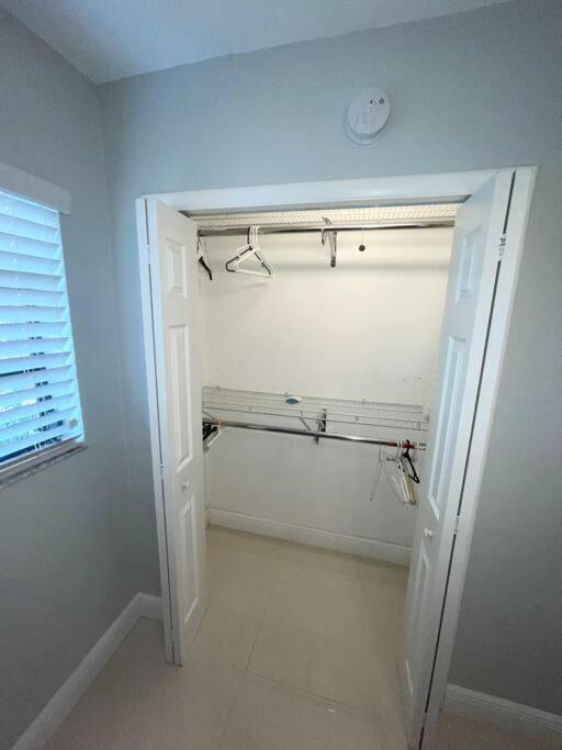 Modern Miami Oversized 3 Bedroom In Central Location Eksteriør bilde