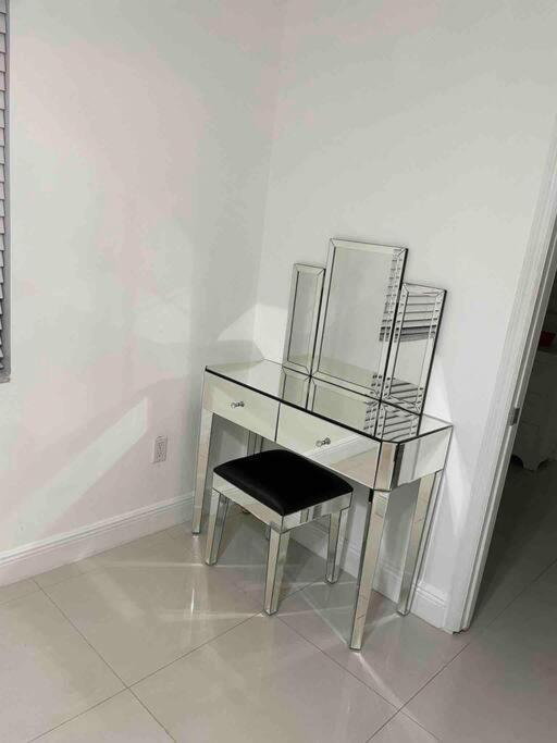 Modern Miami Oversized 3 Bedroom In Central Location Eksteriør bilde