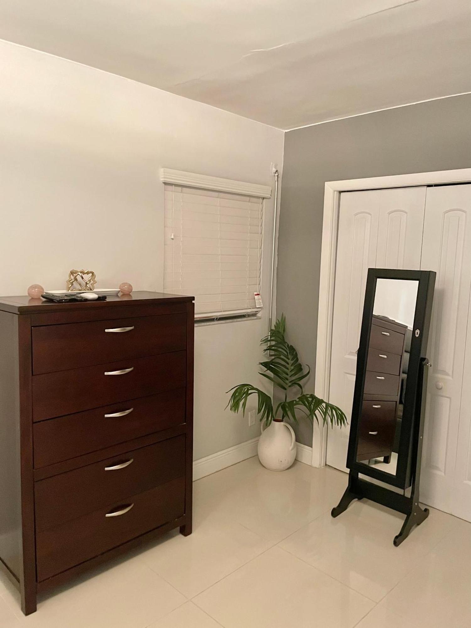 Modern Miami Oversized 3 Bedroom In Central Location Eksteriør bilde