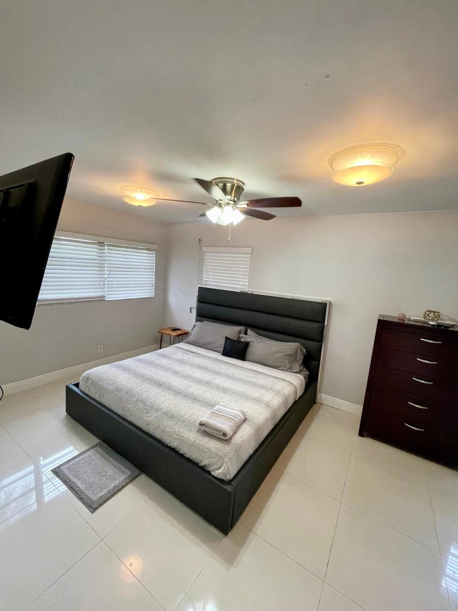 Modern Miami Oversized 3 Bedroom In Central Location Eksteriør bilde